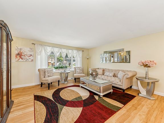 3rd image of 701 E Turner Ave