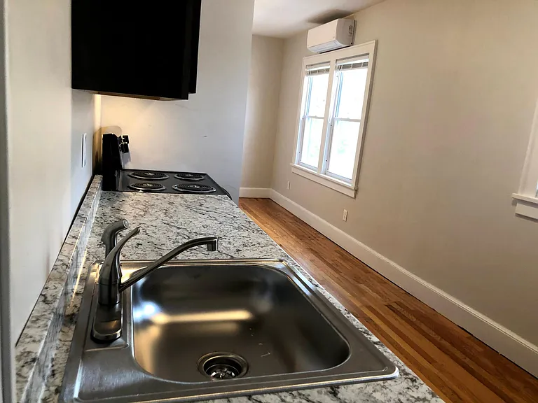 132 N Broad St — Photo 7