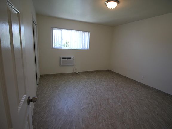 4th image of 2043 N Brighton St #B