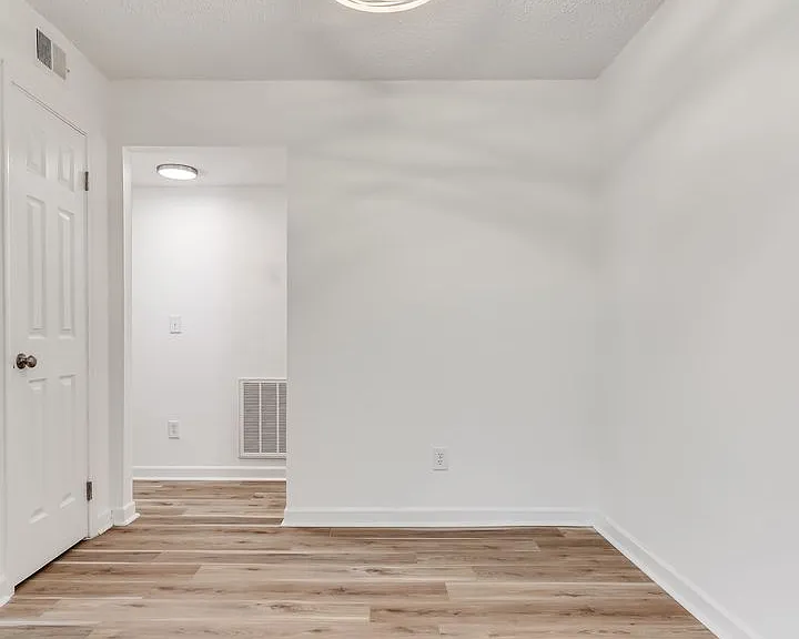 2915 Hope Ave #1 — Photo 10
