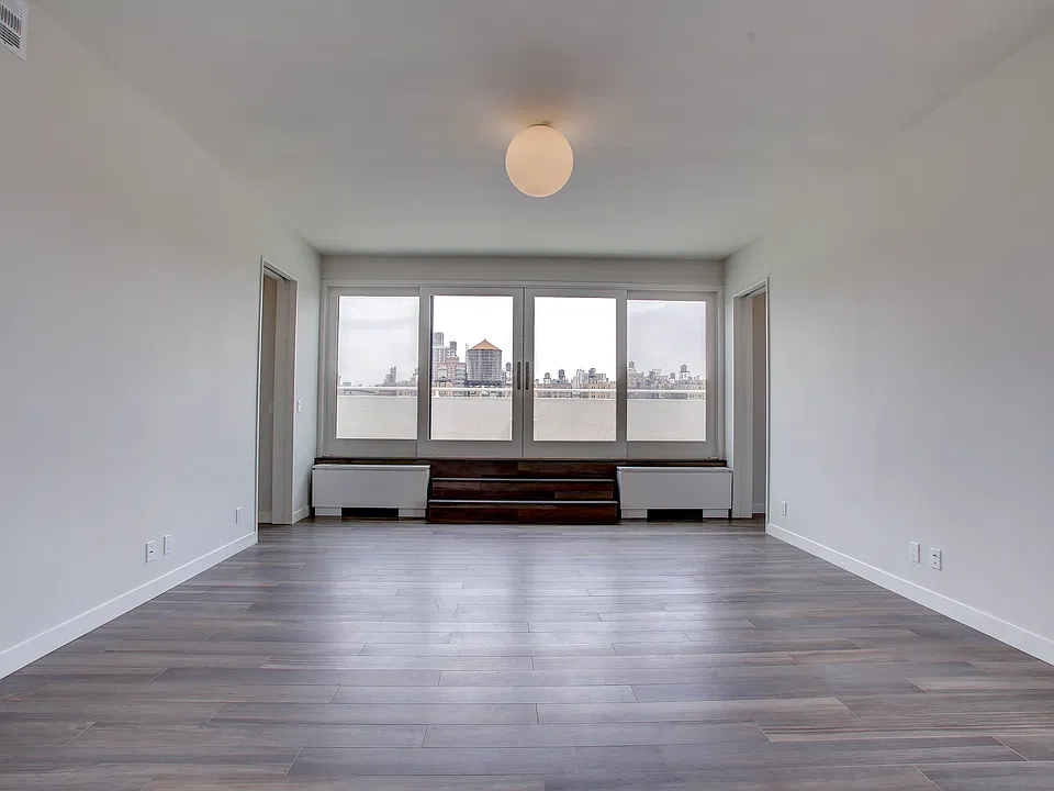158 W 81st St #PENTHOUSE