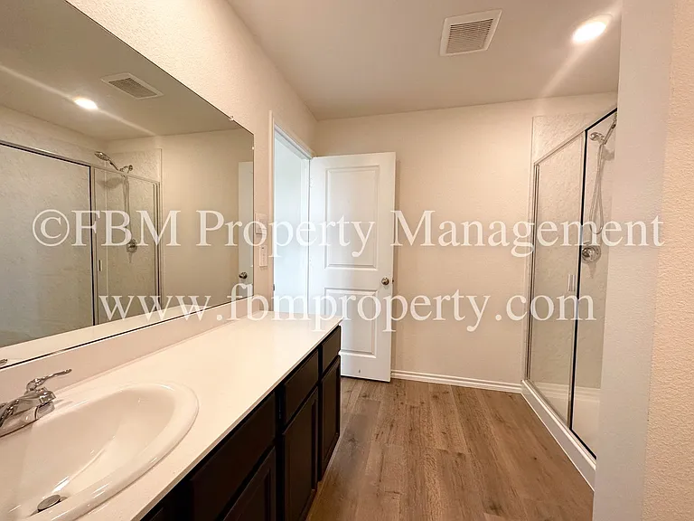 864 Keystone Ct — Photo 13