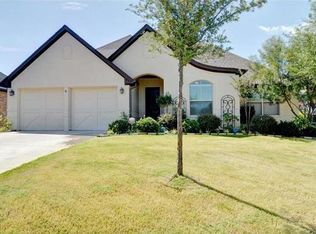 317 Sterling Dr, Benbrook, TX 76126