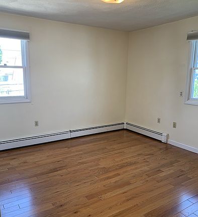 5th image of 589 Riverside Ave