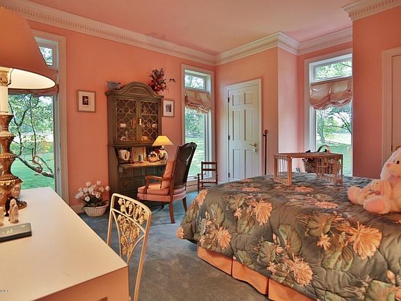 Guest bedroom