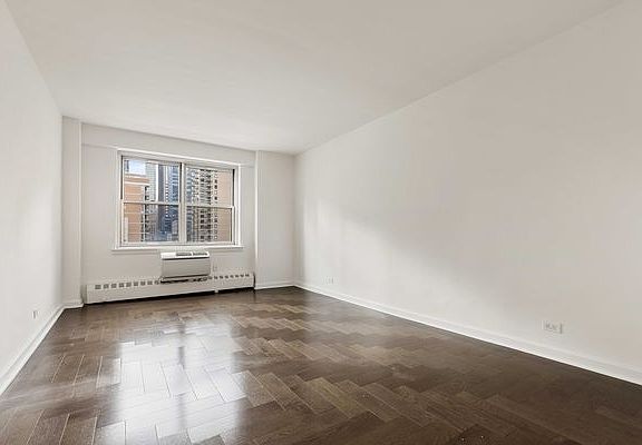 5th image of 300 E 46th St APT 16F