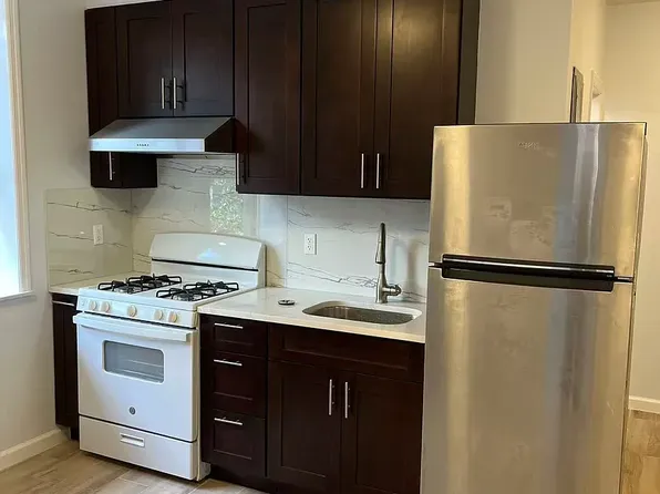 2476 84th St APT 1F, Brooklyn, NY 11214