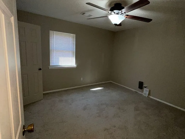 1101 Lehman Dr — Photo 9