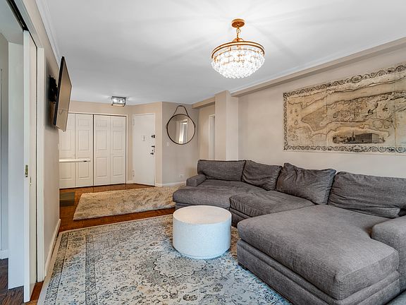 4th image of 105 W 13th St APT 5E