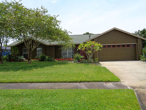 3rd image of 2621 Longwood Blvd