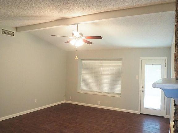3rd image of 1610 Greywood Dr