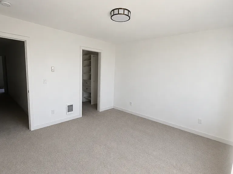 1942 NE 7th Ct — Photo 7