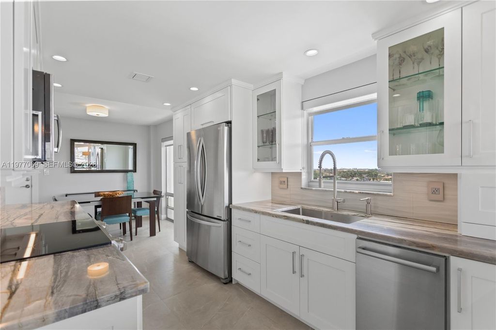 2611 N Riverside Dr APT 901, photo 6