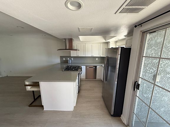 3rd image of 2944 Fairmount Ave APT 3