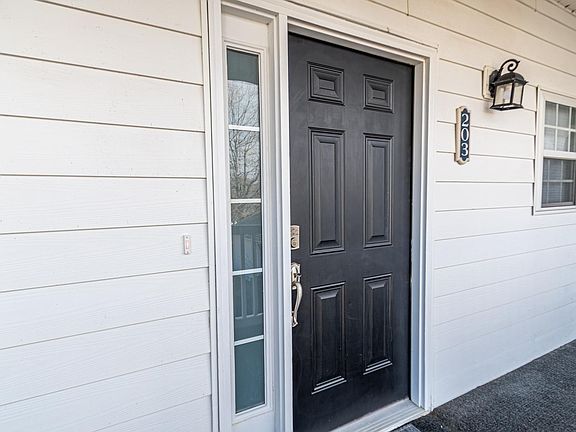 3rd image of 5049 Glenbrook Dr APT 203