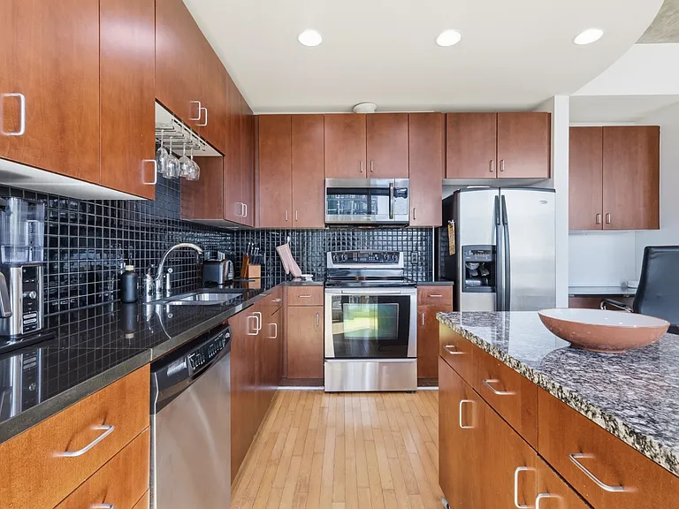 415 Church St #1306 — Photo 15