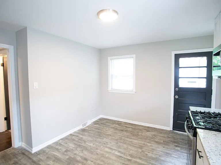 8837 S Talman Ave — Photo 5
