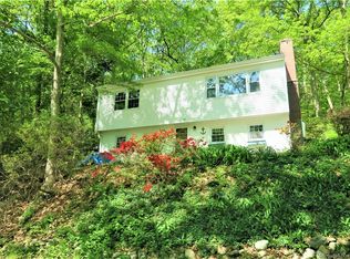 18 Romagna Rd, Niantic, CT 06357