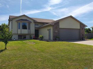 408 S Susan Ave, Crooks, SD 57020