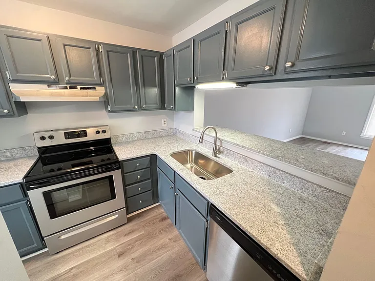 15 Astor Ct — Photo 8