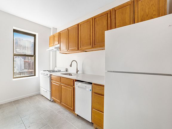 4th image of 708 W 171st St APT 42B