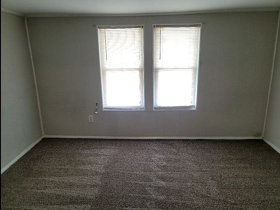 4th image of 2001 Hall St #C