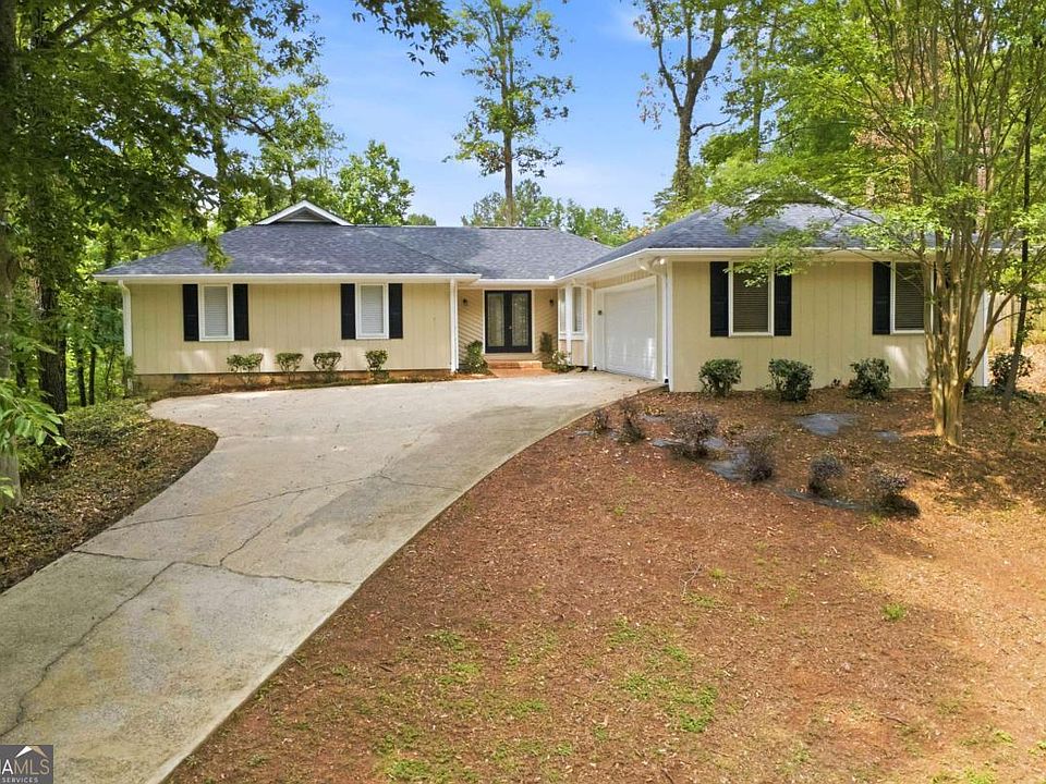 1st image of 495 Knoll Woods Dr