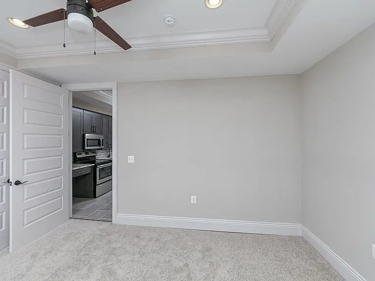 814 Cathedral St — Photo 67