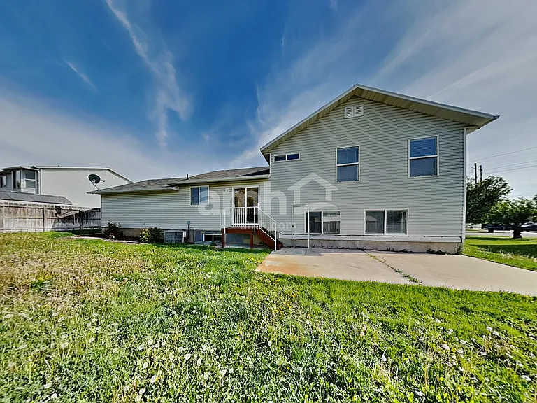360 W 1900 S — Photo 21