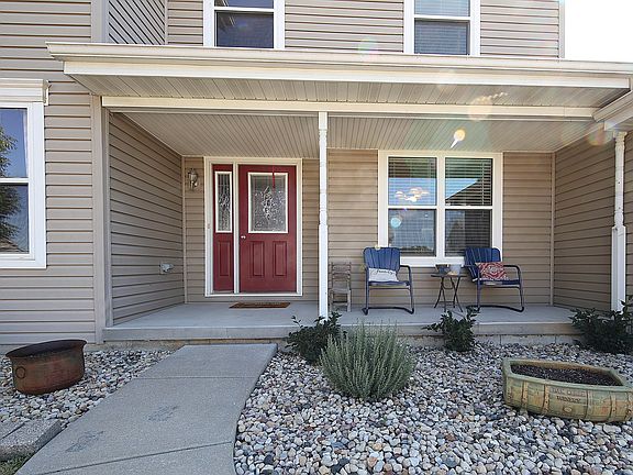 2nd image of 812 Banbury Dr