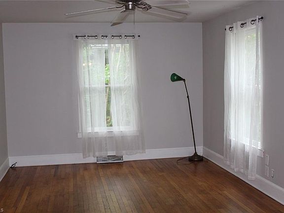 4th image of 1013 Willard St