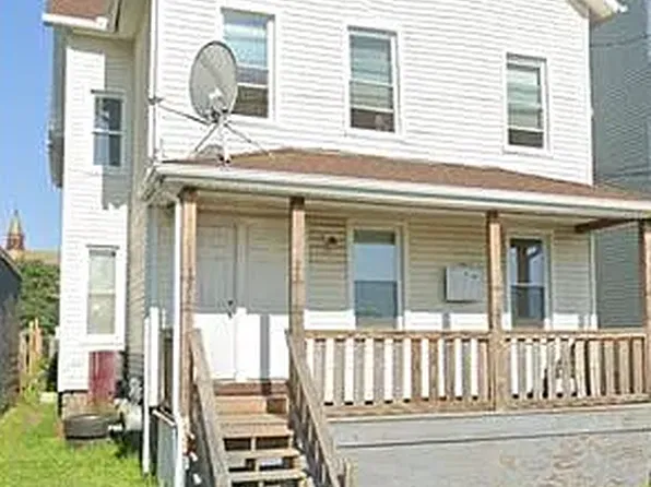 218 Helen St, Bridgeport, CT 06608