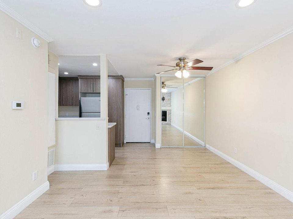 1st image of 5525 Canoga Ave