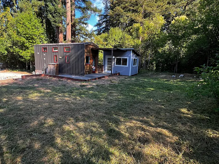Valley Dr — Photo 14