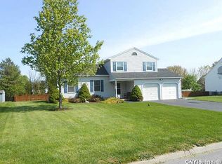 119 Pebblestone Dr, Chittenango, NY 13037