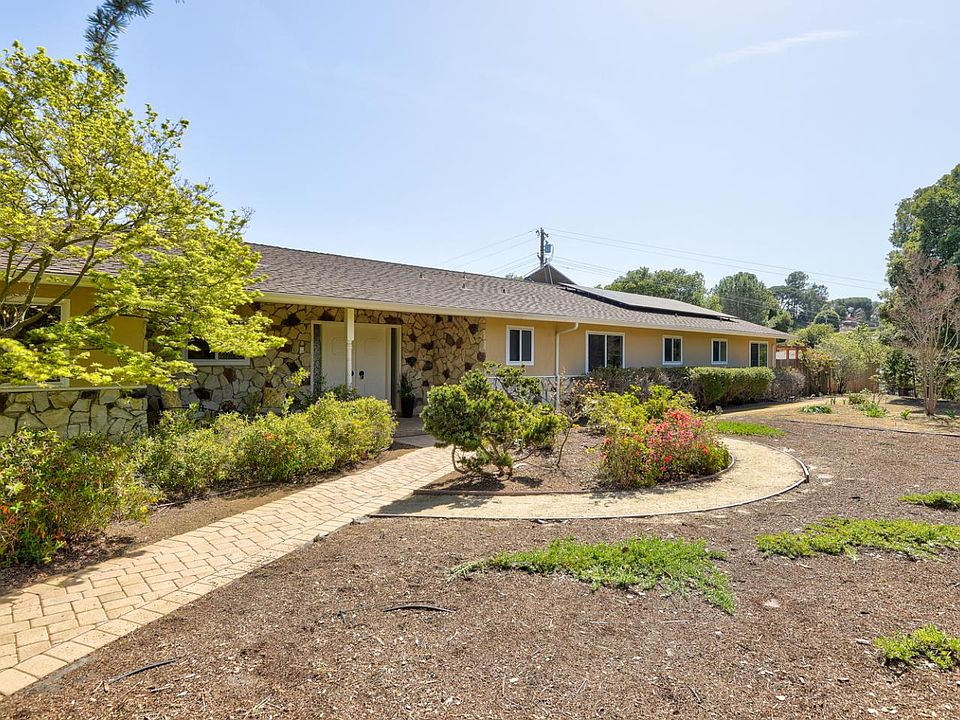 1st image of 12686 Roble Veneno Ln