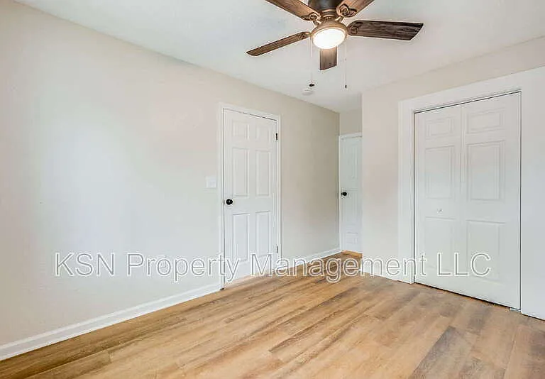 2032 Eppinger St — Photo 10