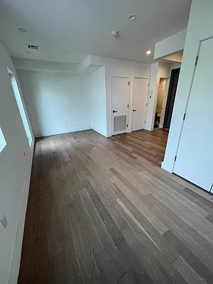 Rented by Delmark Realty LLC | media 17