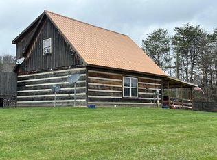 2820 Hamilton Valley Rd, Crab Orchard, KY 40419