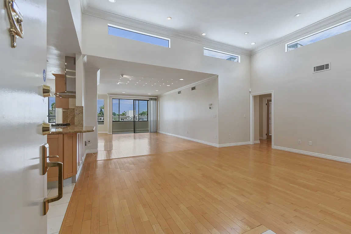 2 bed, 2000 sqft, $4,500 — Photo 2