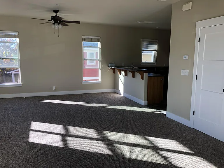 2216 Leinberger Ln — Photo 5