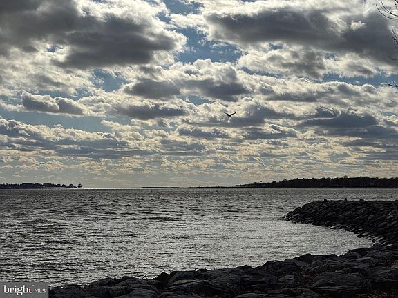 4th image of 886 Turkey Point Rd