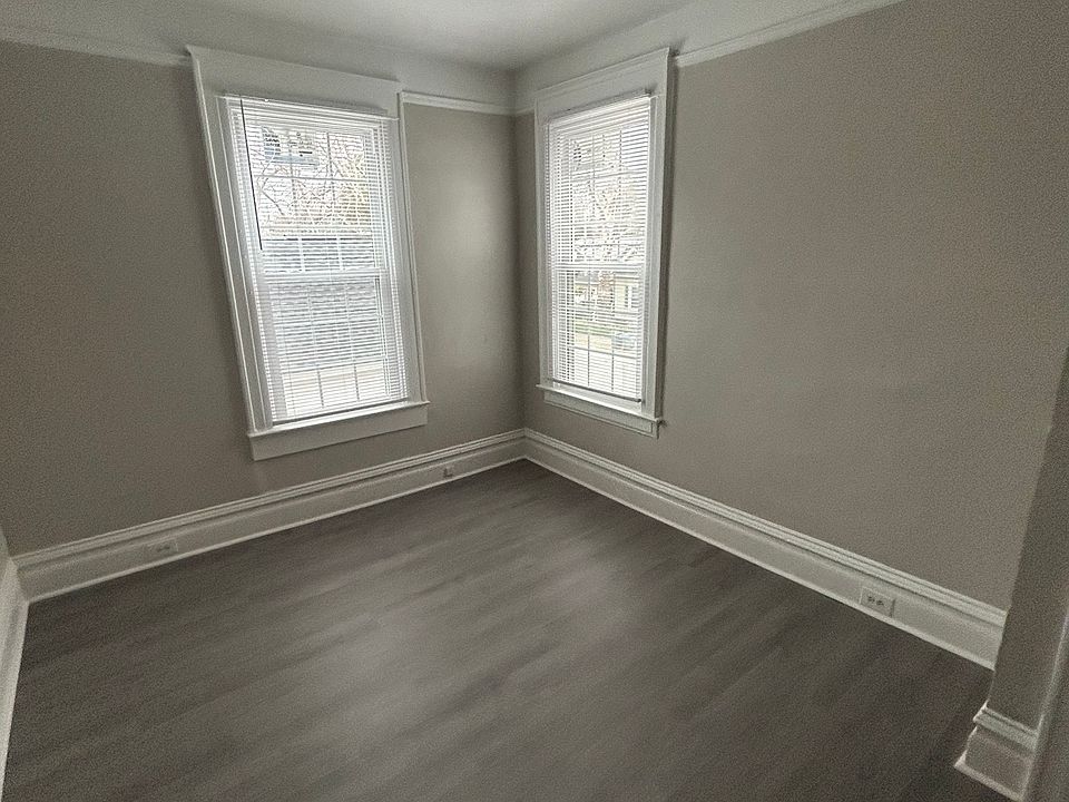 1st image of 708 Pender St #B