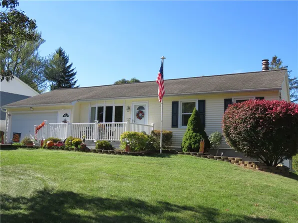 91 Cambridge Rd, Hilton, NY 14468