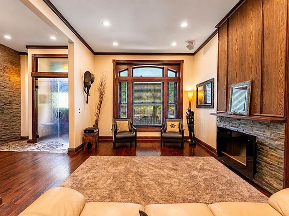 5th image of 4126 S Lake Park Ave