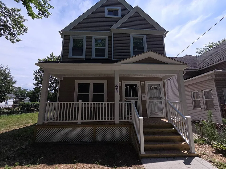 3237 Seymour Ave