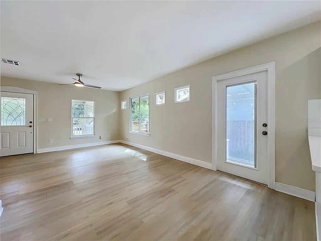 2 bed, 2.0 bath, 1068 sqft, $2,775 — Photo 3