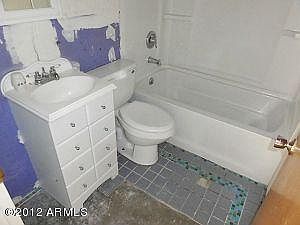 4th image of 3620 W Orangewood Ave