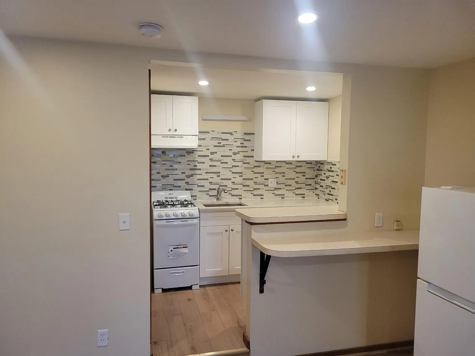 Studio, 400 sqft, $1,600 — Photo 4
