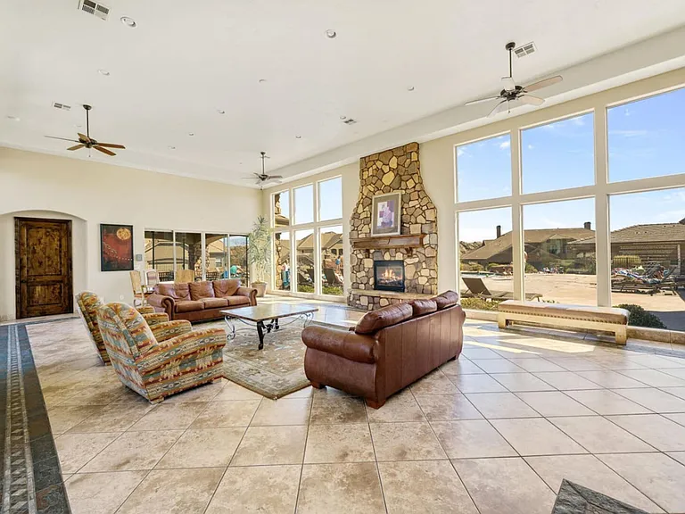 E Torrey Pines Dr — Photo 41